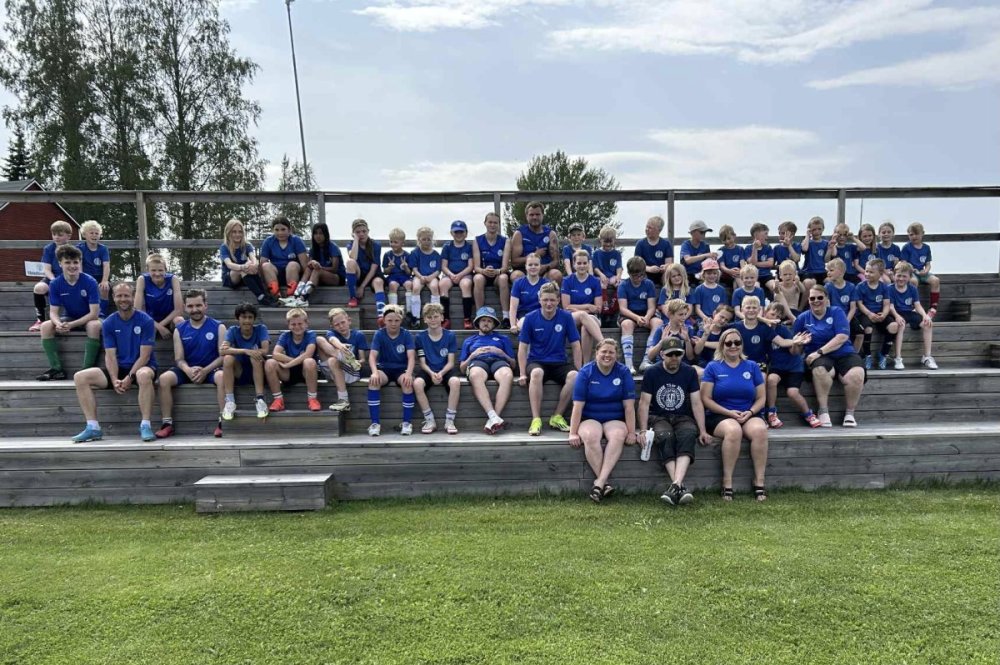 Årliga fotbollsskolan på Svedboäng genomfördes i sol och värme Årliga fotbollsskolan på Svedboäng genomfördes i sol och värme