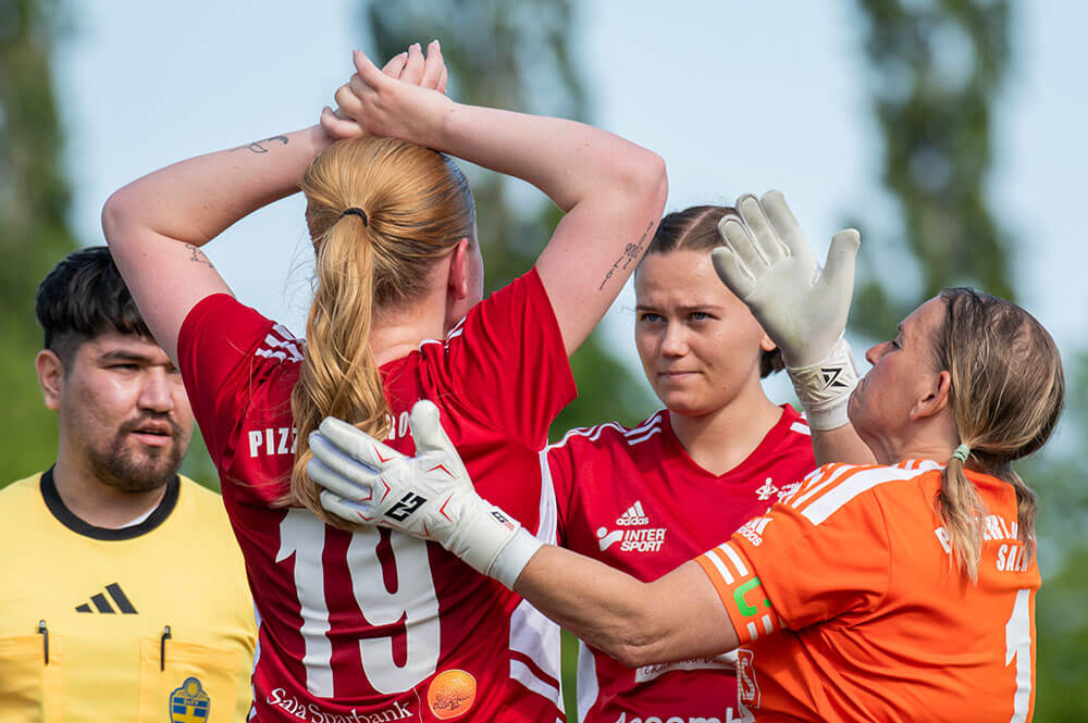 Nu börjar jakten på säsongens första poäng för Sala FF Nu börjar jakten på säsongens första poäng för Sala FF
