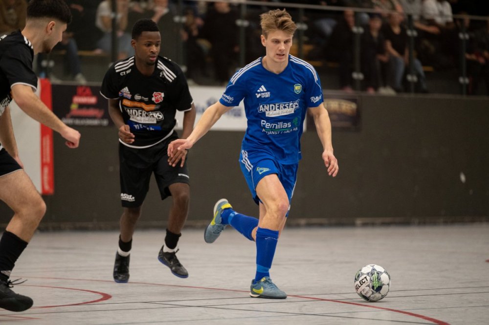 Här har ni spelschemat för de lokala lagen vid futsal-DM