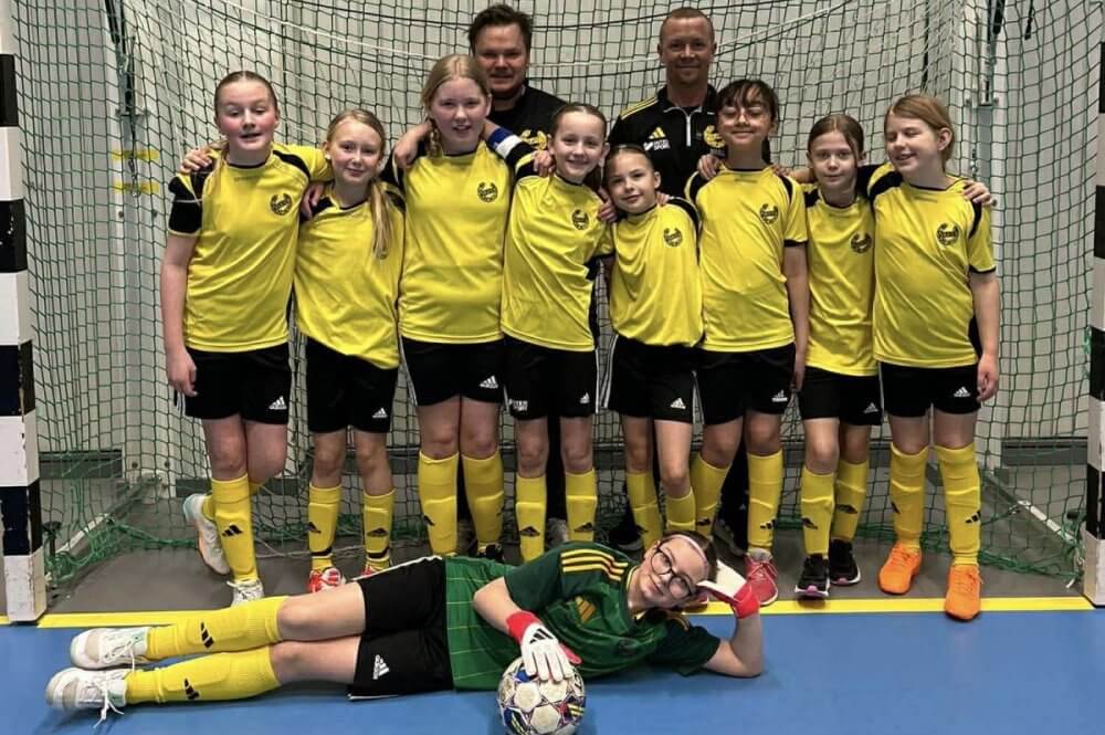 Åtta lag trotsade vårsolen och spelade Hebycupen i futsal