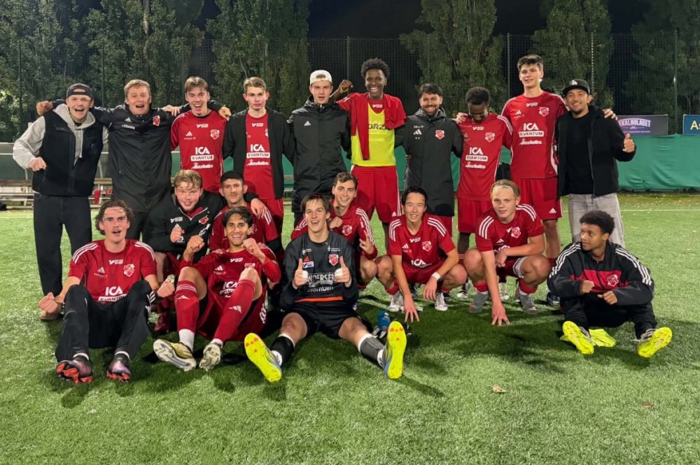 Hattrick av Max när Sala FF:s juniorer avslutade säsongen - ”Obesegrat hemma” Hattrick av Max när Sala FF:s juniorer avslutade säsongen - ”Obesegrat hemma”