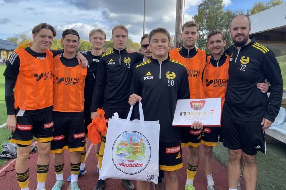 Noah Ferrari fick ta emot Sala-Heby Fotbolls utmärkelse Noah Ferrari fick ta emot Sala-Heby Fotbolls utmärkelse